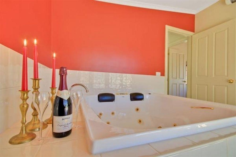 Beechworth Cedar Cottages Экстерьер фото